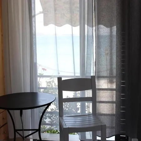 Papas On The Seafront Ωρεοί