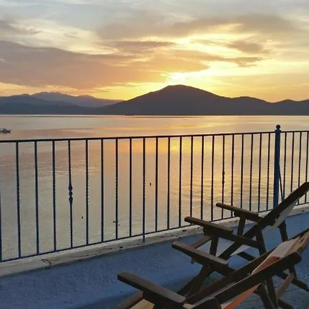 Papas On The Seafront Διαμέρισμα *
