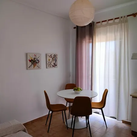 Apartment Papas On The Seafront *