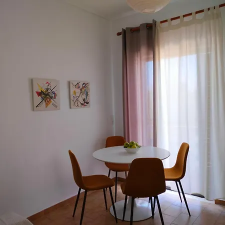 Papas On The Seafront Apartment *